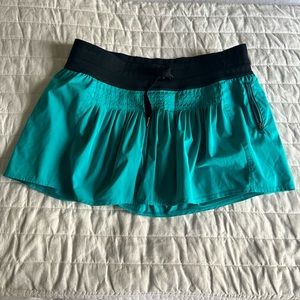 Lululemon Tennis Skirt sz 10